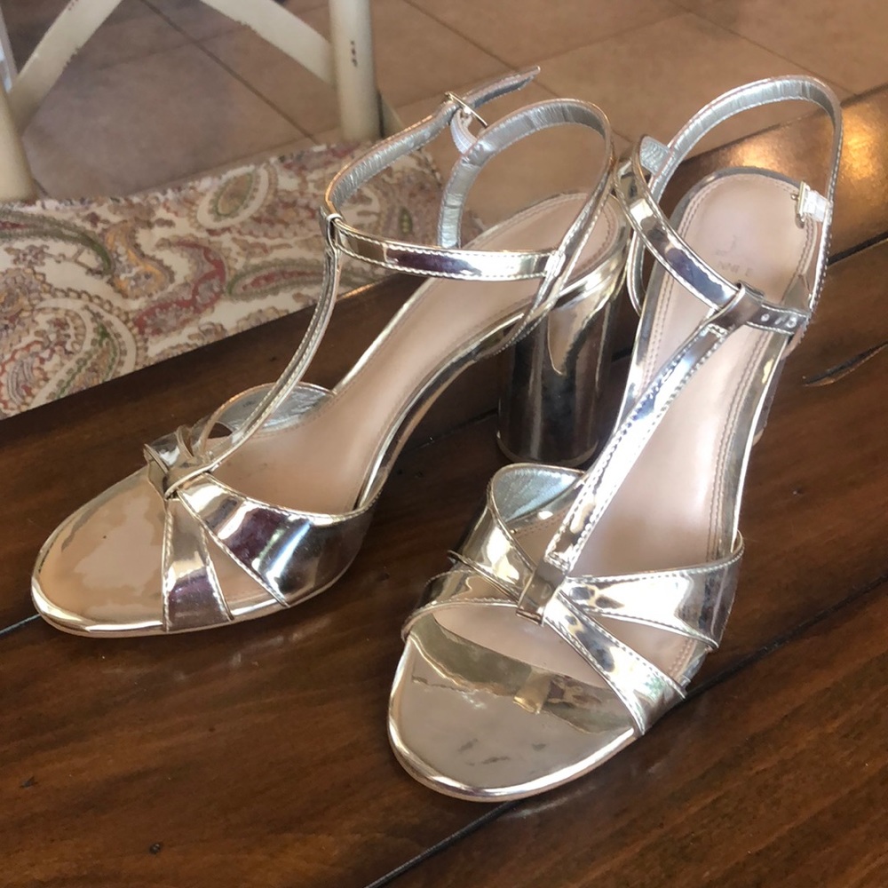 Gianni Bini gold heels 👠